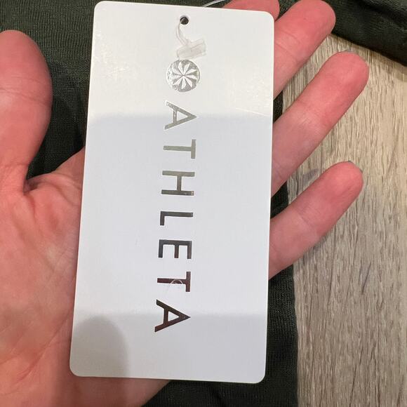 ATHLETA Women's Breezy Scoop V Tee Size XXS In Olive - Picture 9 of 11